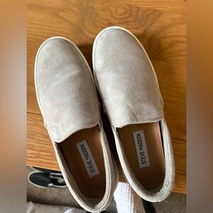 Steve Madden Women’s Gills Suede Slip-On